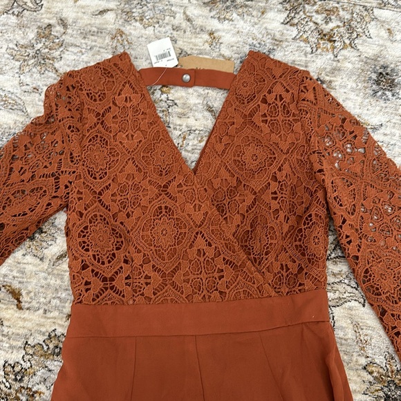 Brand new jumpsuit with lace top and wide leg bottom - Picture 4 of 5